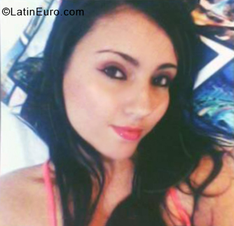 Date this attractive Colombia girl Rosi from Pereira CO28309