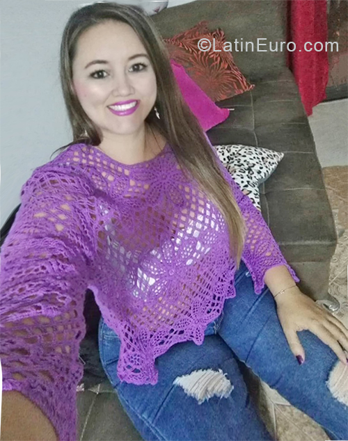 Date this gorgeous Colombia girl Marcela from Cali CO28310