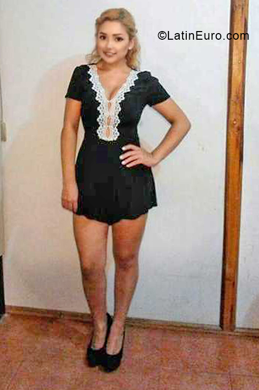 Date this georgeous Colombia girl Valeria from Cali CO30511