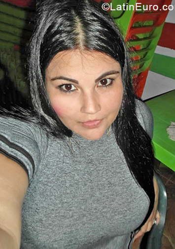 Date this sultry Colombia girl Mia from Bucaramanga CO28345