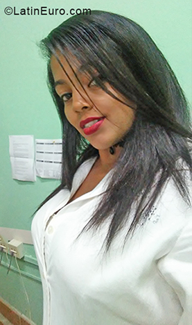 Date this sensual Cuba girl Rachel from Havana CU720