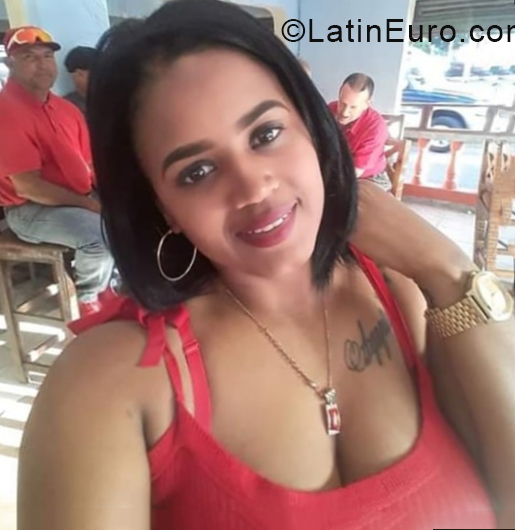 Date this sultry Dominican Republic girl Yuleini from Santiago DO38685