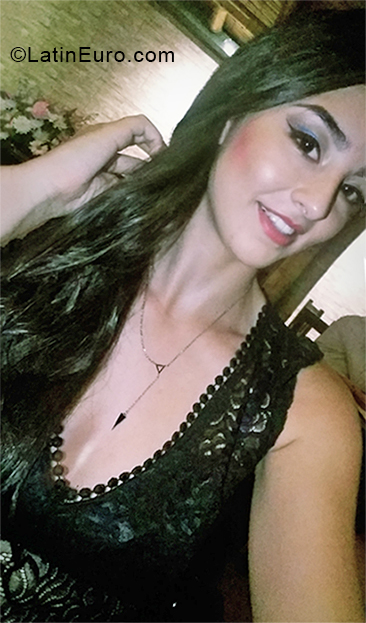 Date this hot Colombia girl Paola from Pereira CO28424