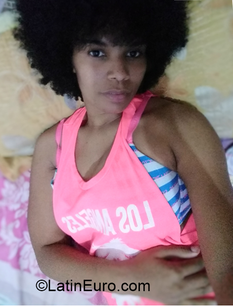 Date this charming Dominican Republic girl Dorisa Mery from Santo Domingo DO38781