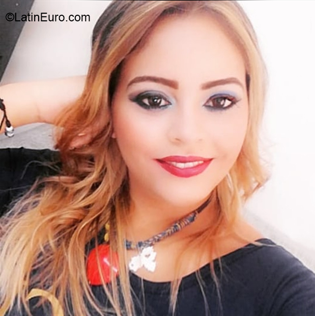 Date this good-looking Venezuela girl Maria from Valencia VE3494