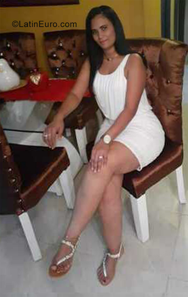 Date this charming Dominican Republic girl Maricely from Santiago DO38867