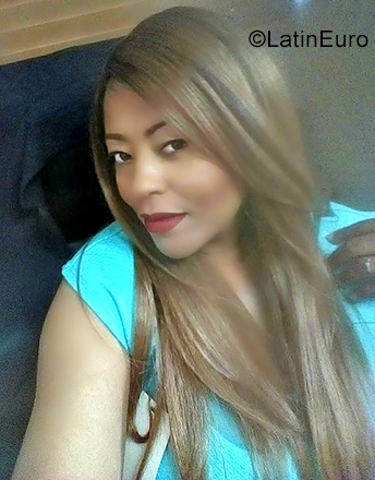 Date this cute Dominican Republic girl Yesenia from Santo Domingo DO38911