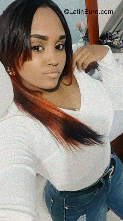 Date this beautiful Dominican Republic girl Yenibel from Santo Domingo DO38922