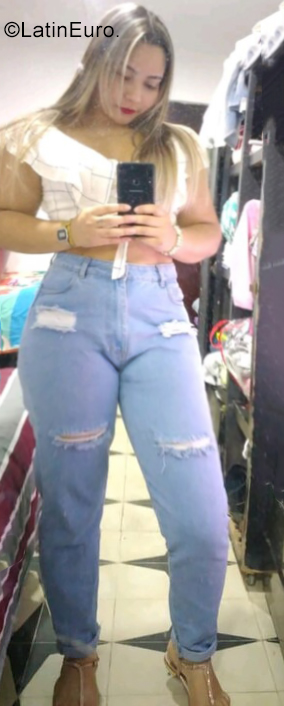 Date this pretty Colombia girl Yandra from Barranquilla CO28813