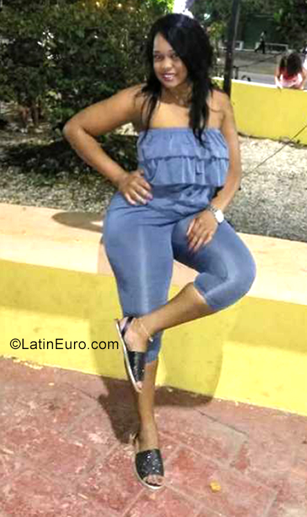 Date this passionate Dominican Republic girl Mari from Punta Cana DO38939