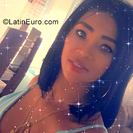 Date this nice looking Dominican Republic girl Ana Mara from San Pedro De Macorís DO38971