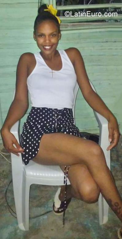 Date this fun Dominican Republic girl Yona from Santo Domingo DO39100