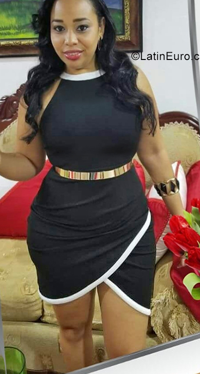 Date this sensual Dominican Republic girl Hidequel from Santiago DO39154