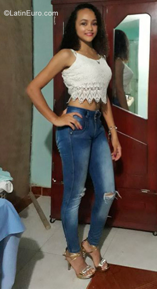 Date this stunning Colombia girl SOPFIA from Bogota CO29216