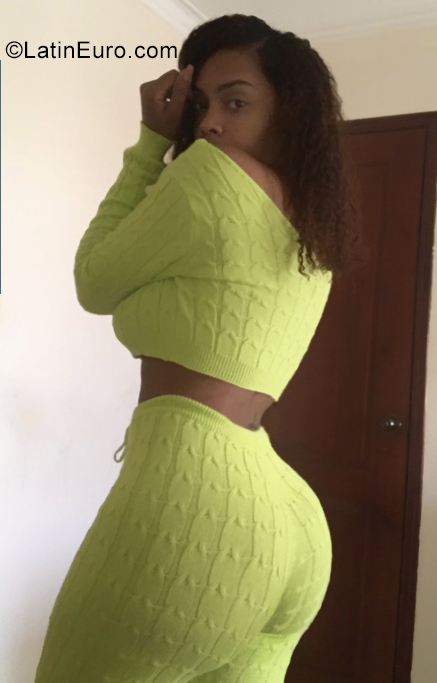 Date this delightful Dominican Republic girl Masiel from Santo Domingo DO40036