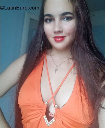 Date this happy Cuba girl Lady Pinar from Pinar Del Rio CU750