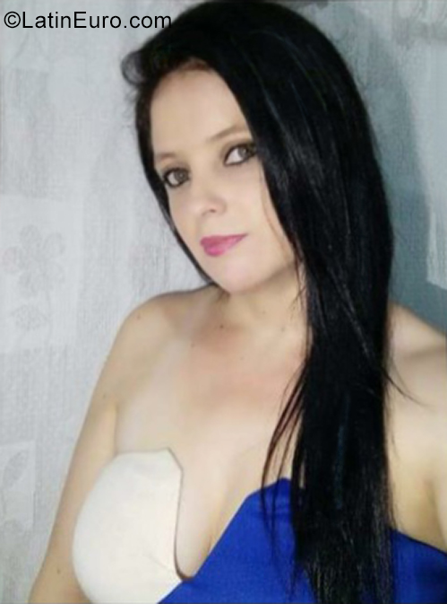 Date this pretty Colombia girl Jobana from Bogota CO29307