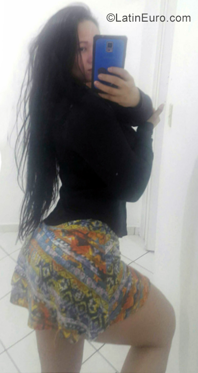 Date this georgeous Brazil girl Leone from Sao Paulo BR12398