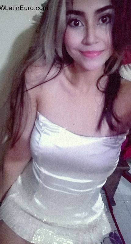 Date this sultry Colombia girl Paola from Ibague CO29459