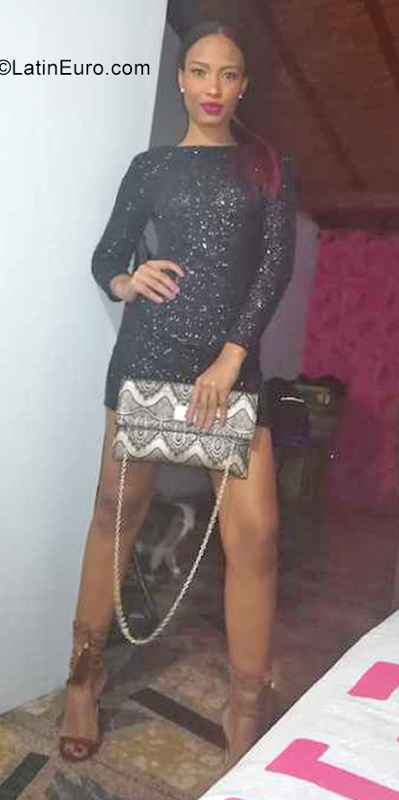 Date this lovely Colombia girl Anyi from Medellin CO29548