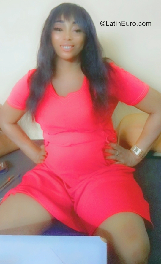 Date this exotic Cote D'Ivoire girl Angyflo from Abidjan CI75