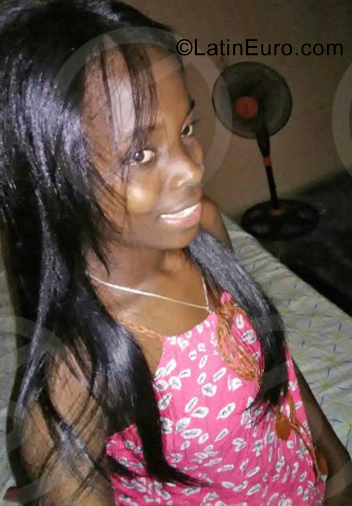 Date this beautiful Dominican Republic girl Pamela from Santo Domingo DO39491