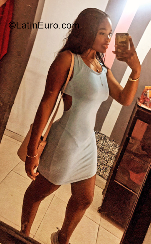 Date this fun Colombia girl Mafe from Bogota CO29723