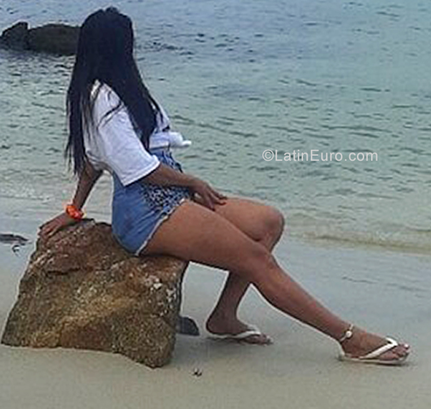 Date this lovely Brazil girl Rakel from Itajaí BR11350