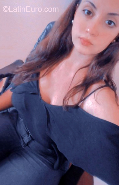 Date this happy Argentina girl Agustina from Buenos Aires AR737