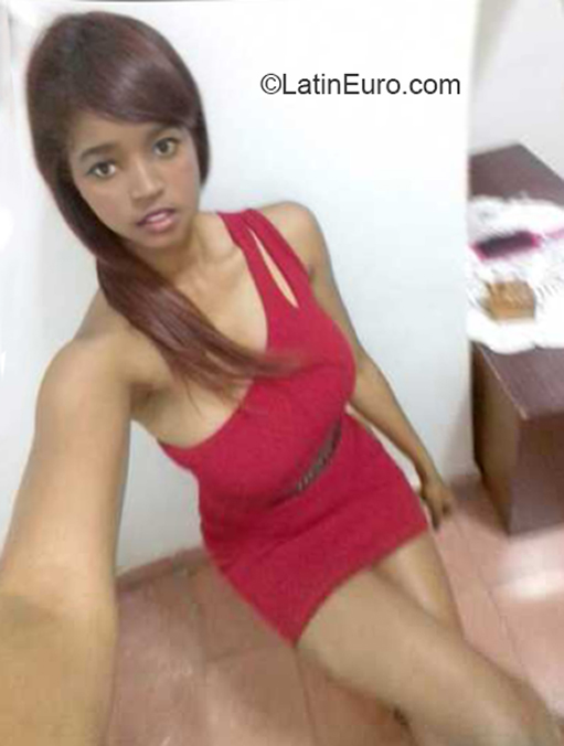 Date this good-looking Spain girl Jenifer from Las Palmas ES620