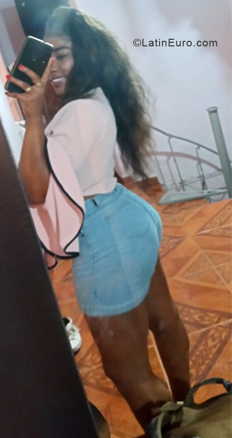 Date this happy Colombia girl Melisa Mosquera from Medellín CO30136