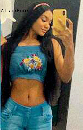 Date this charming Colombia girl Melisa from Medellin CO30142