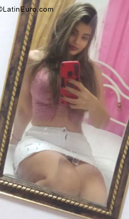 Date this hot Cuba girl Daniela gonzale from Habana CU778