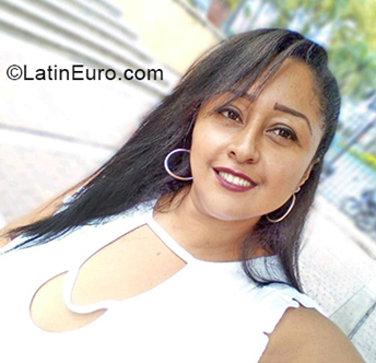 Date this delightful Colombia girl Mary from Medellin CO30856