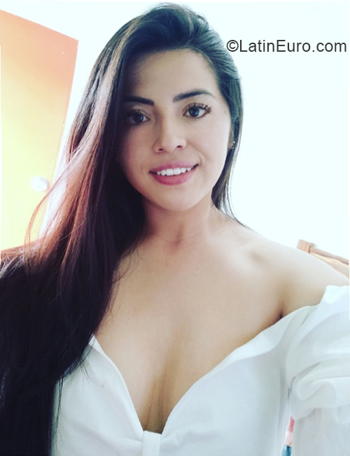 Date this young Colombia girl Paola from Bogota CO30299