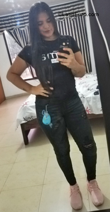 Date this good-looking Colombia girl Johanna from Cali CO30493