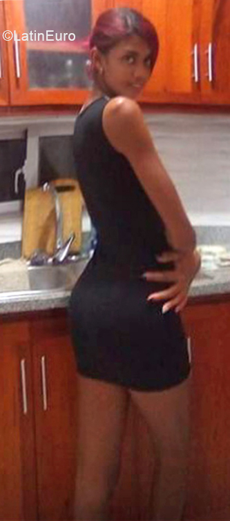 Date this nice looking Dominican Republic girl Ana from Santo Domingo DO39972