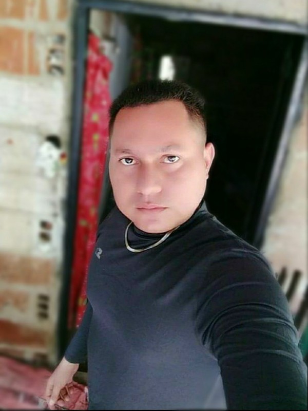 Date this nice looking Colombia man Hernan rafael from Bogota CO30501