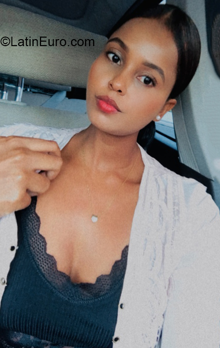 Date this tall Dominican Republic girl Loren from Santo Domingo DO39994