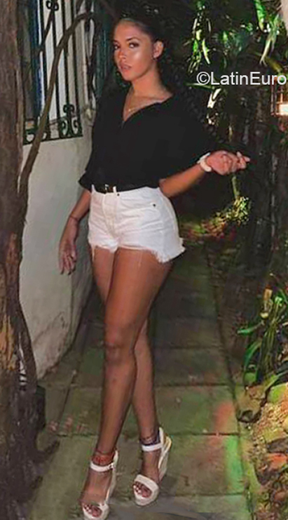 Date this athletic Colombia girl Gabriela from Cali CO31369