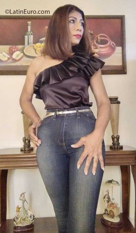 Date this pretty Dominican Republic girl Ramona from Santo Domingo DO40023