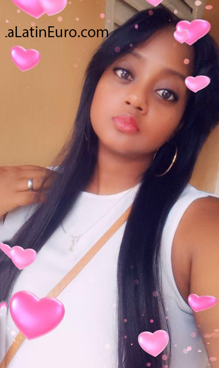 Date this pretty Dominican Republic girl Nersy from Santo Domingo DO40029