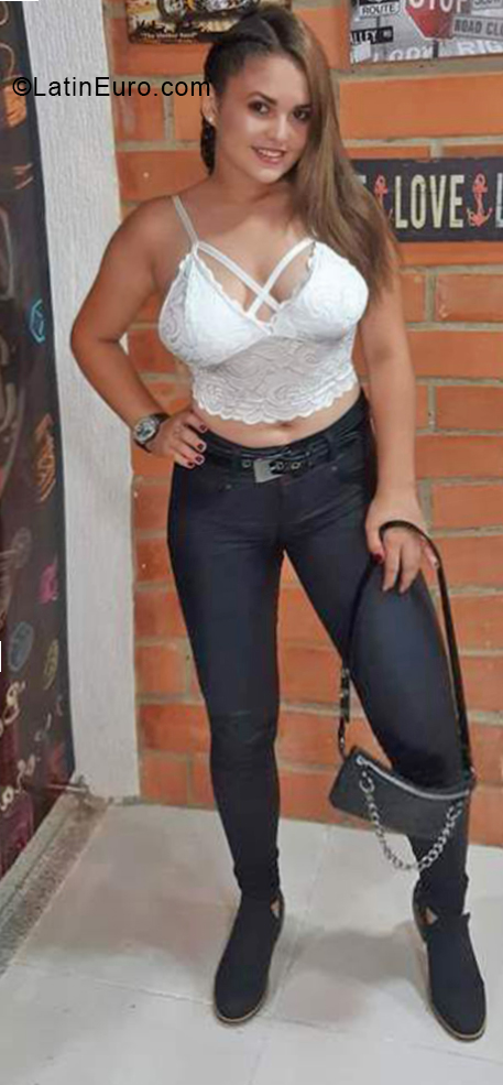 Date this funny Colombia girl Karoll from Cali CO30624