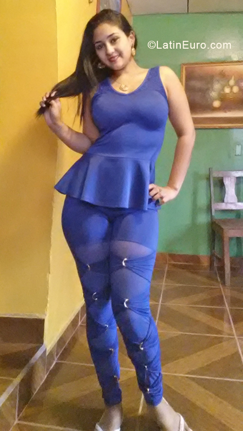 Date this tall Dominican Republic girl Karen from Olanchito DO40108