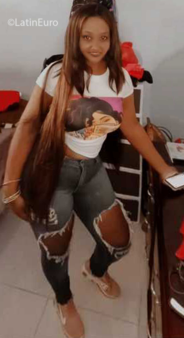 Date this attractive Dominican Republic girl Yolanda from Santo Domingo DO40126