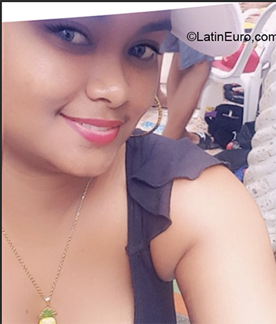 Date this attractive Dominican Republic girl Vanessa from Santo Domingo DO40159