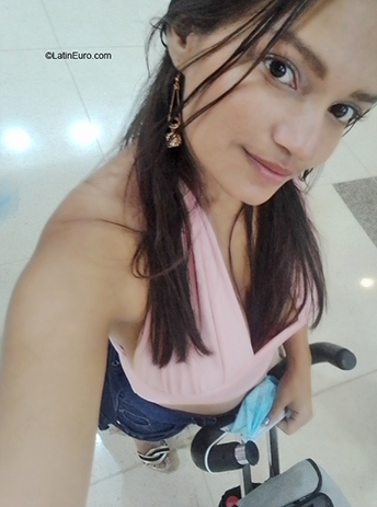 Date this tall Colombia girl Paola from Villavicencio CO30740