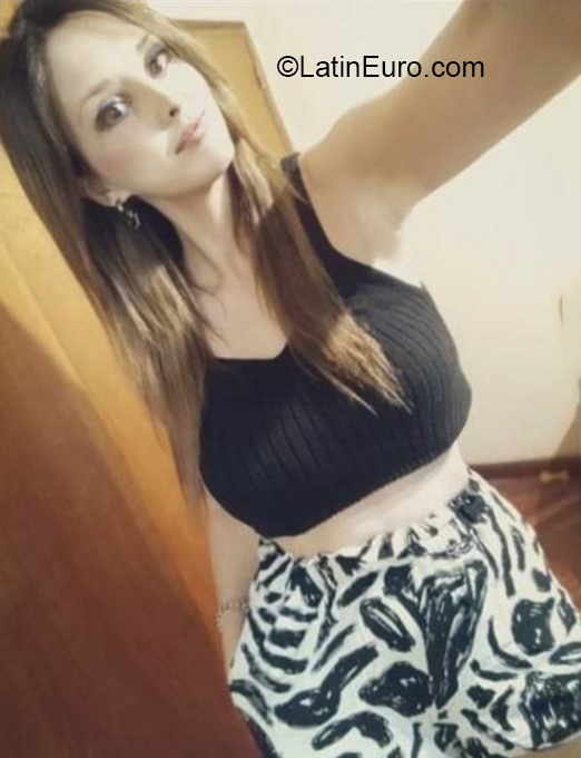 Date this hot Argentina girl Agustina from Tucuman AR816