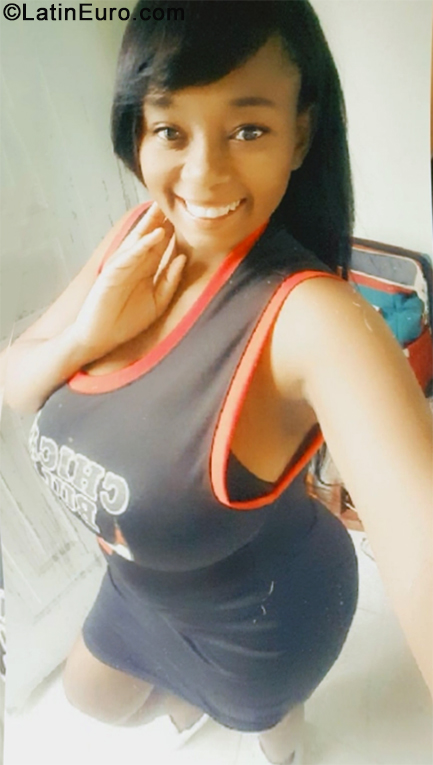 Date this good-looking Dominican Republic girl Elisa from Higuey DO40272