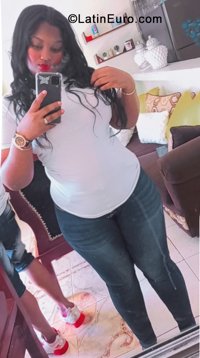 Date this georgeous Dominican Republic girl Yoneiry from Santo Domingo DO40277